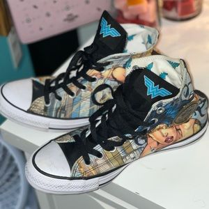 Wonder Woman Converse